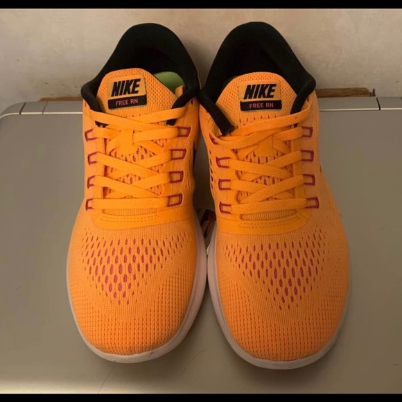 NikeWomens Free Flexible Lightweight Performance - Picture 4 of 4